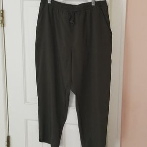 Lululemon On The Fly 7/8 relaxed fit pants